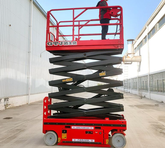 策勒自行走移动式升降机