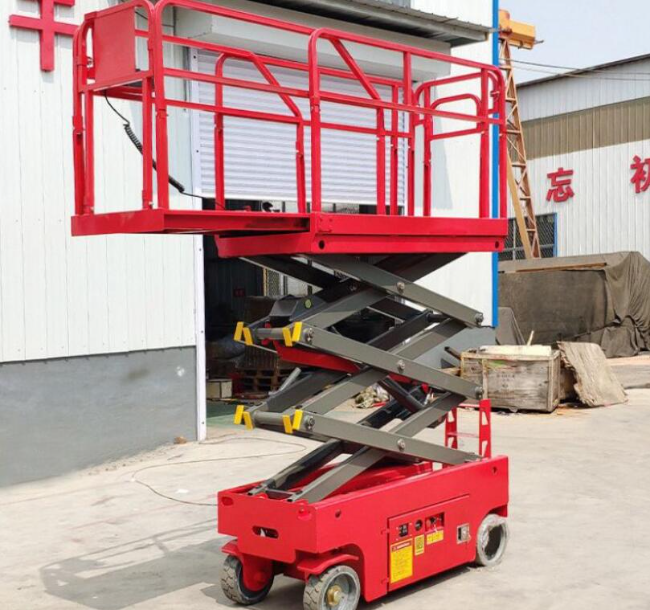 策勒移动剪叉式升降机